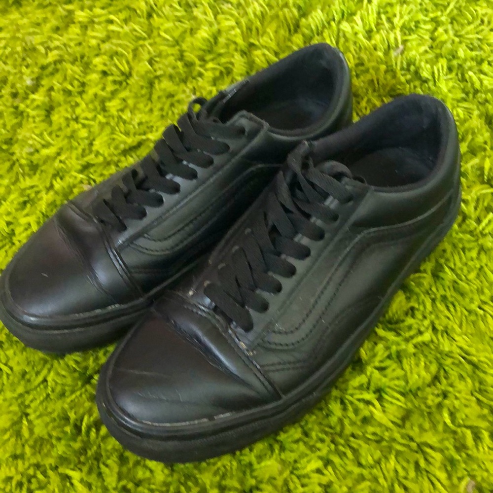 ⭐️ Black Leather Old Skool Vans MTE